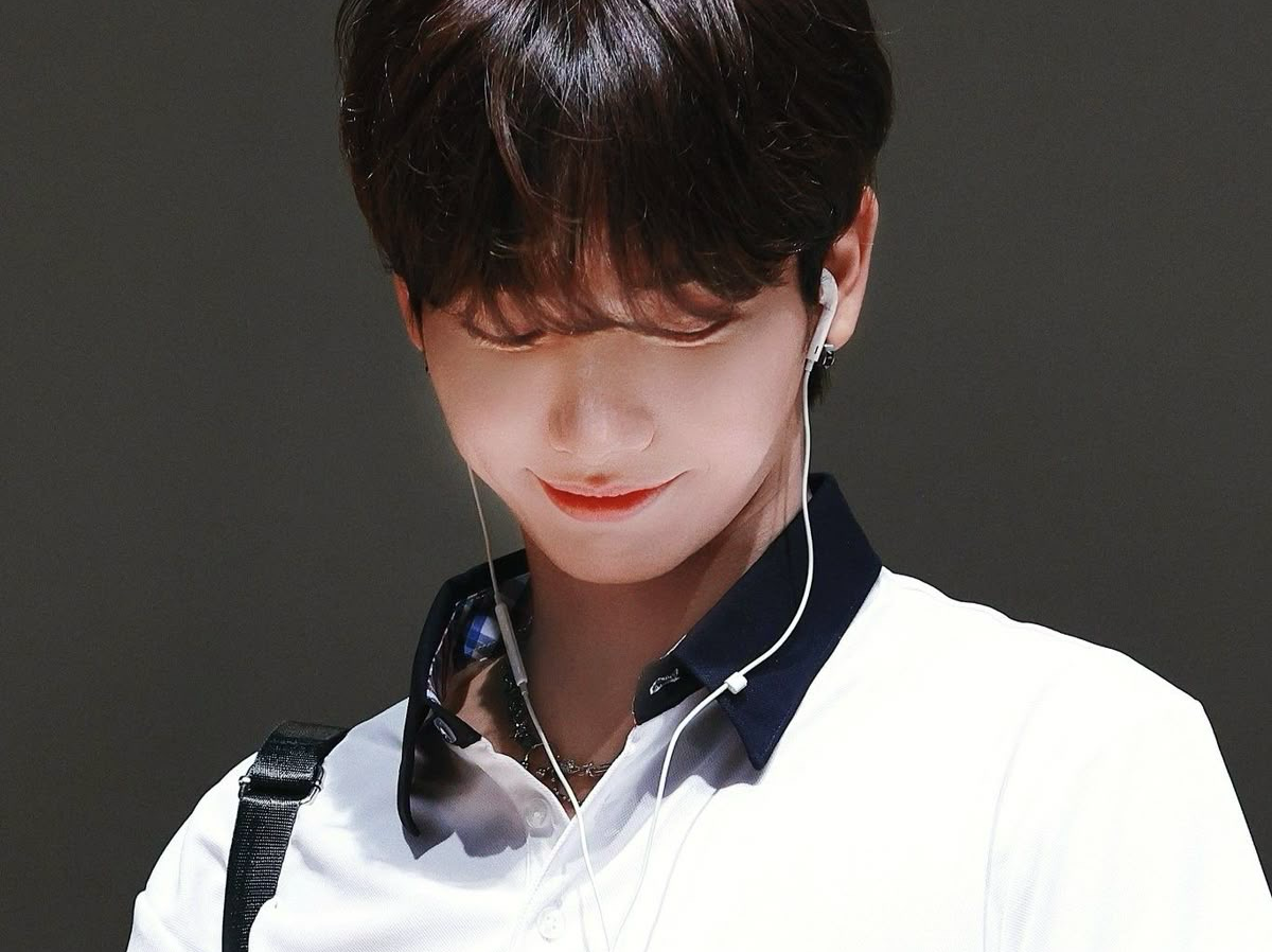 Gọi đó là tình yêu thì còn quá sớm, gọi đó là tình cảm thì đã quá muộn. thumbnail