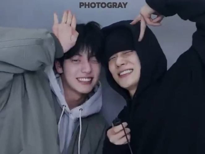 교활한 여우 멍청한 토끼 thumbnail