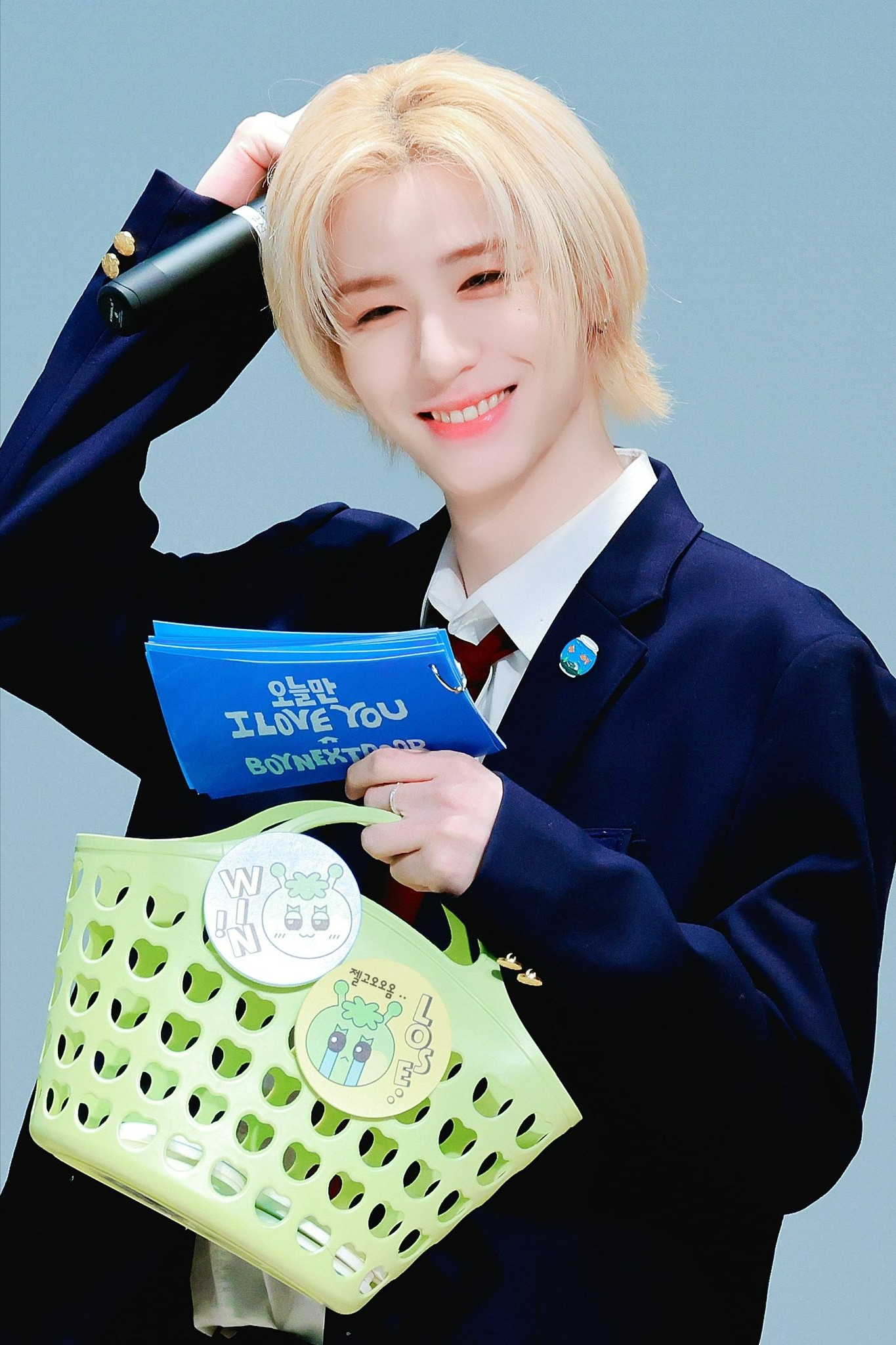 [ボンネックもイ・ハンビングイーグル]屋上は秘密だから01