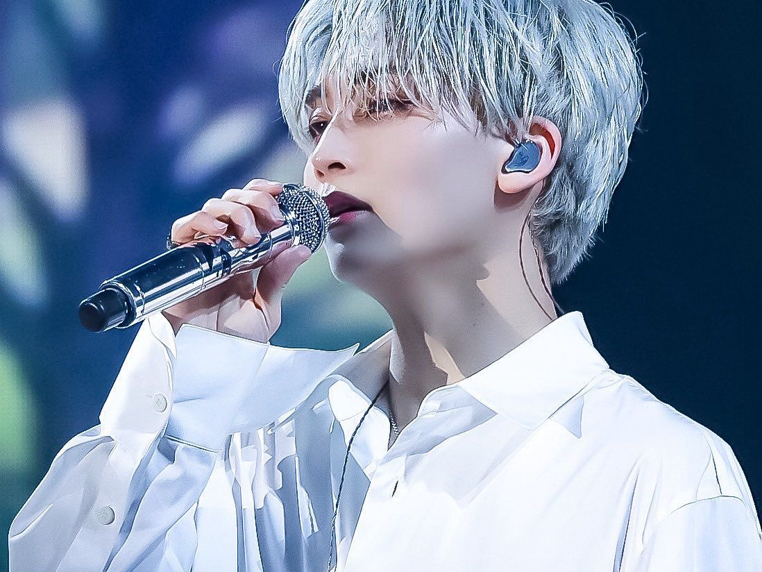 Nỗi buồn và tình yêu thumbnail