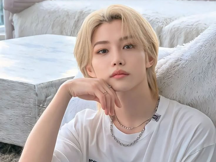 隔壁的男人为什么一直笑？ thumbnail