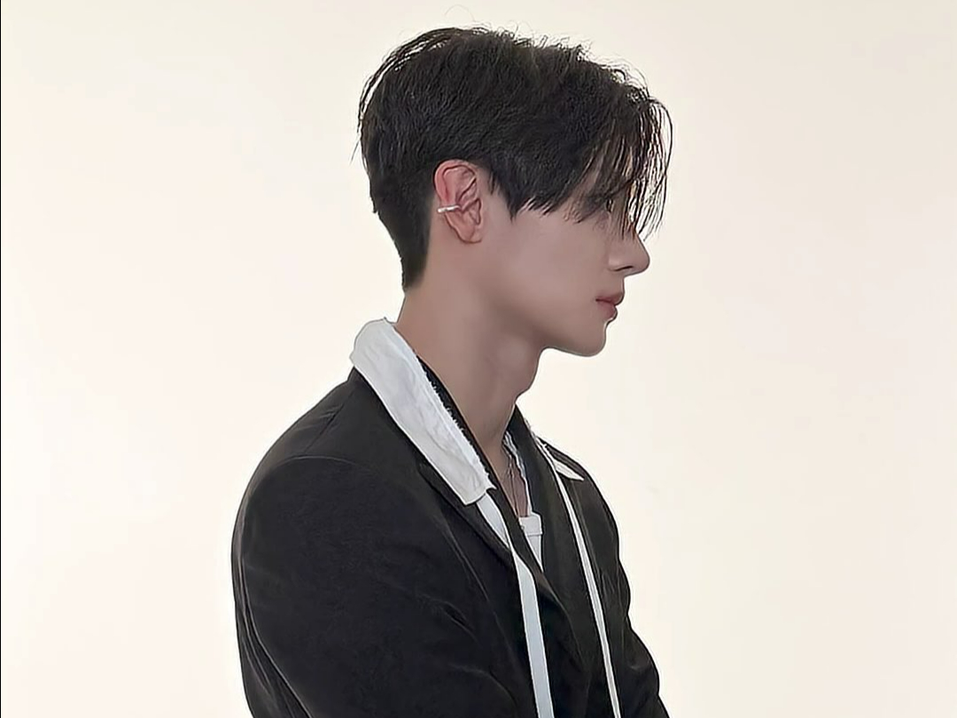 Người đàn ông lại ở trước mặt tôi thumbnail