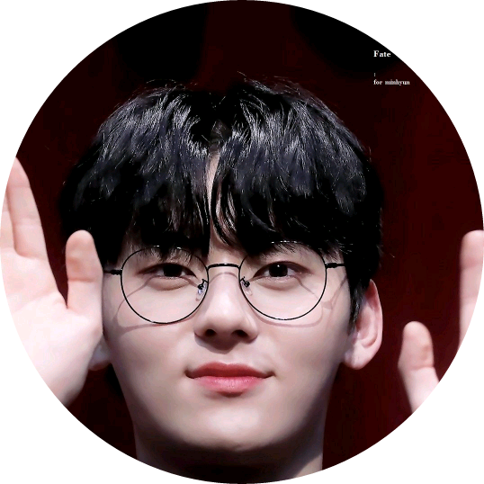 황민현 image