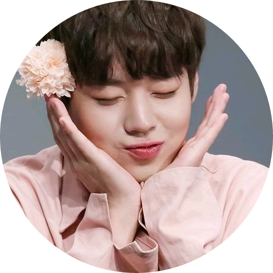 어린 지후니 image