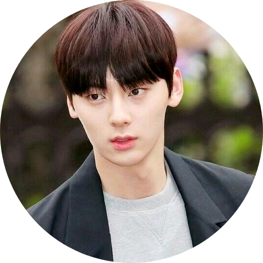 황민현 image