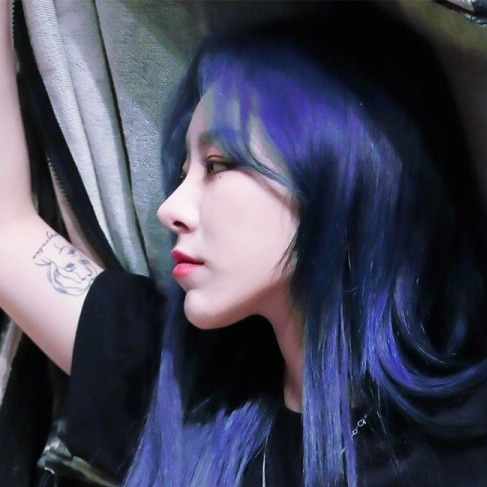 휘인 image