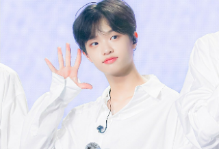 My boyfriend I met on V Live thumbnail