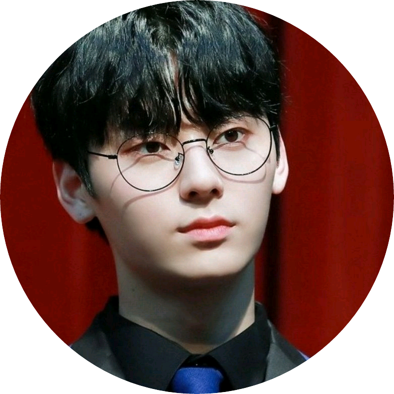 황민현 image
