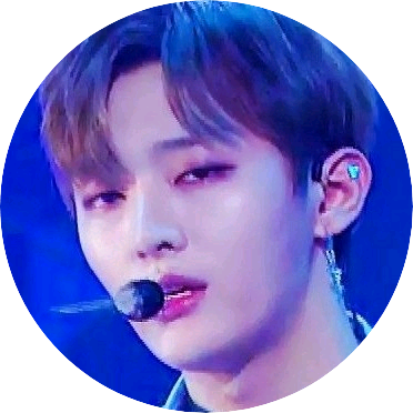 윤지성(1학년담임) image