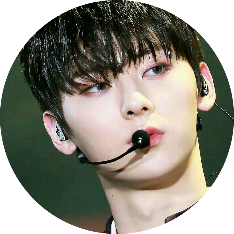 황민현 image