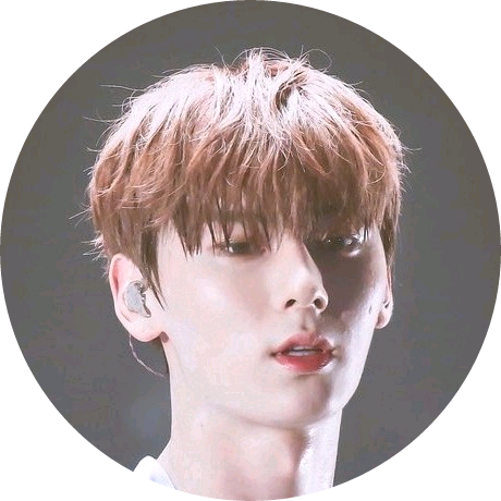 황민현 image