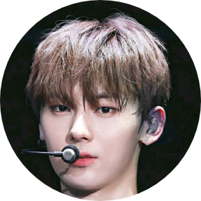 황민현 image