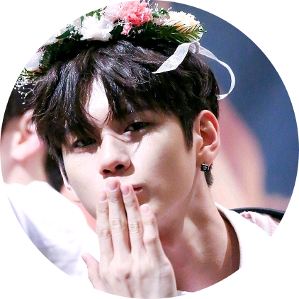 옹성우 image