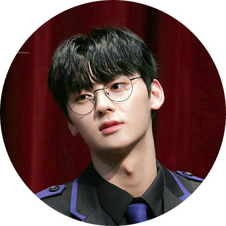 황민현 image