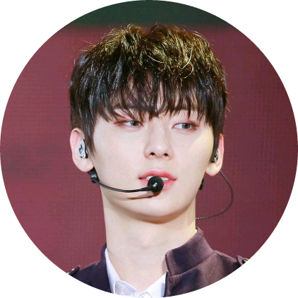 황민현 image