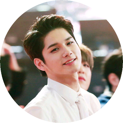 옹성우 image