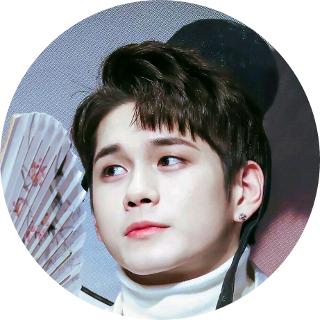 옹성우 image
