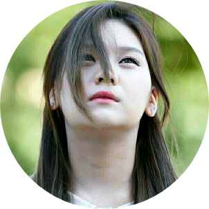 여주 속 진영 image