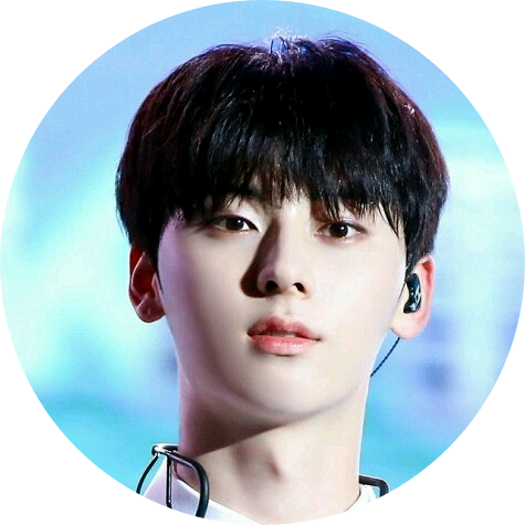 황민현 image
