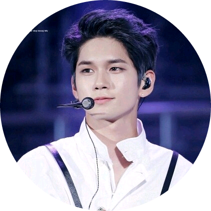 옹성우 image