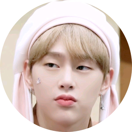 권현빈 image