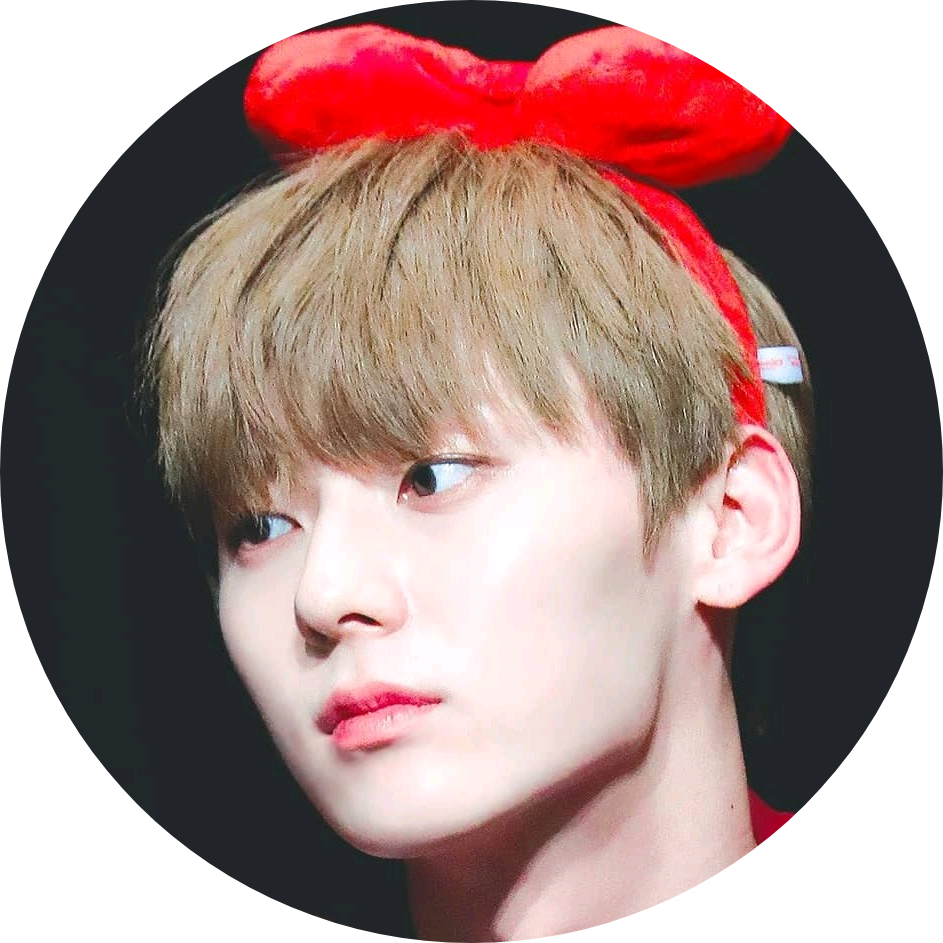 황민현 image