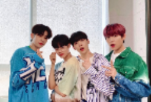 经典的男性朋友 thumbnail