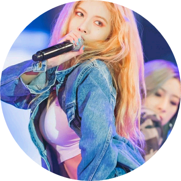 여주(화장한) image