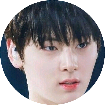 황민현 image