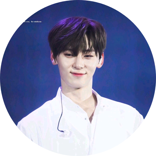 황민현 image