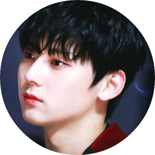 황민현 image
