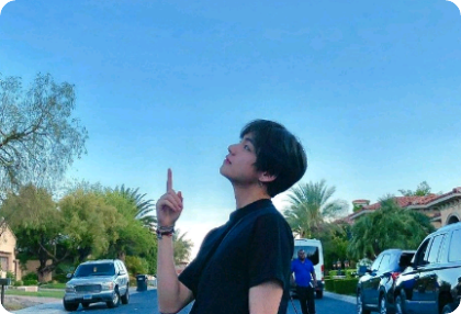 My high school classmate and my ex-boyfriend are both in the same university??! thumbnail