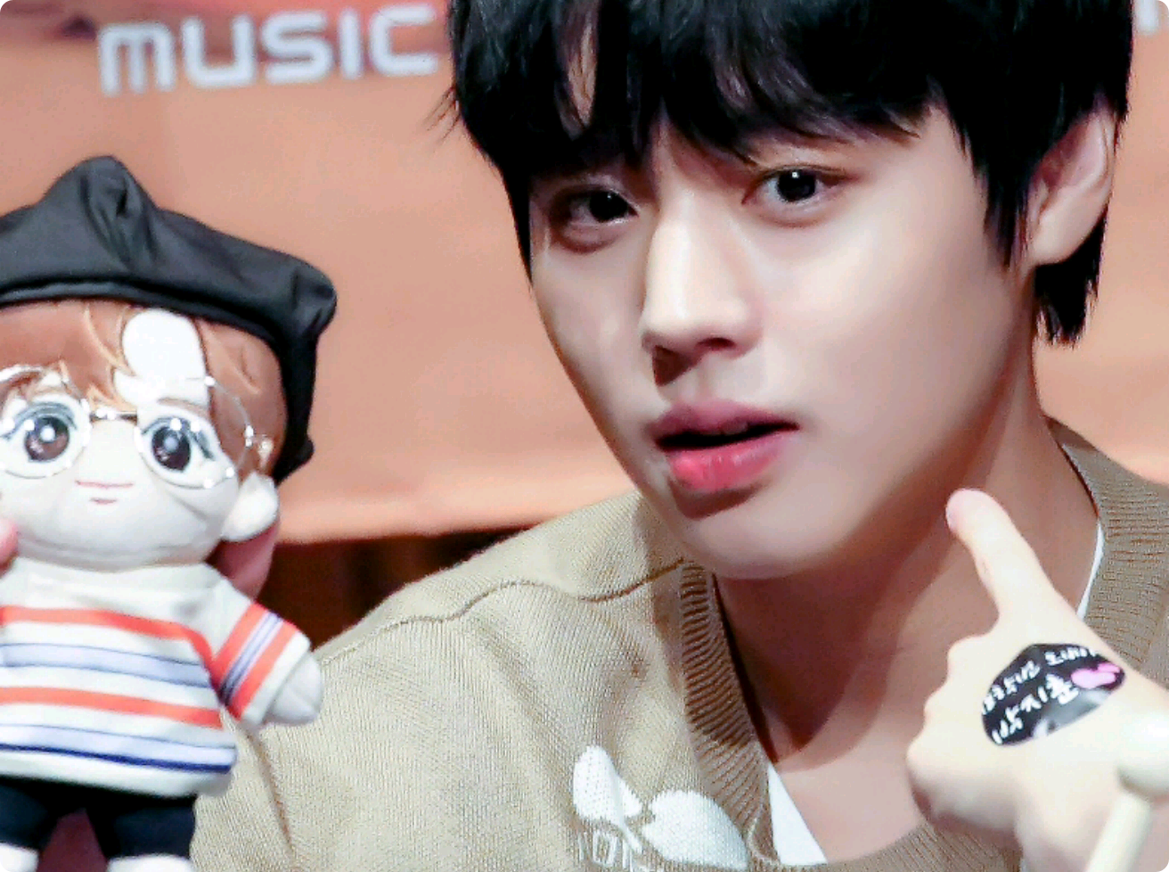 我推薦一篇同人小說~★ thumbnail