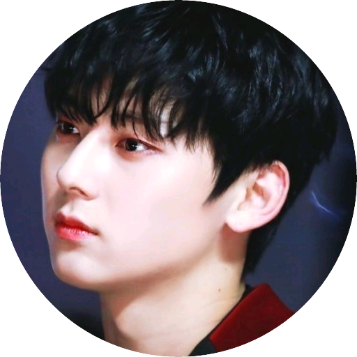 황민현 image