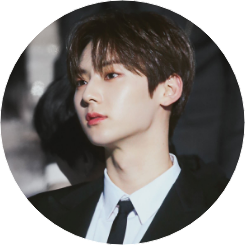 황민현 image
