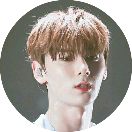 황민현 image