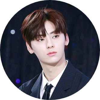 황민현 image