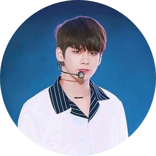 옹성우 image