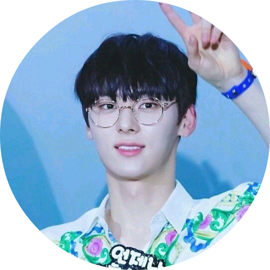 황민현 image
