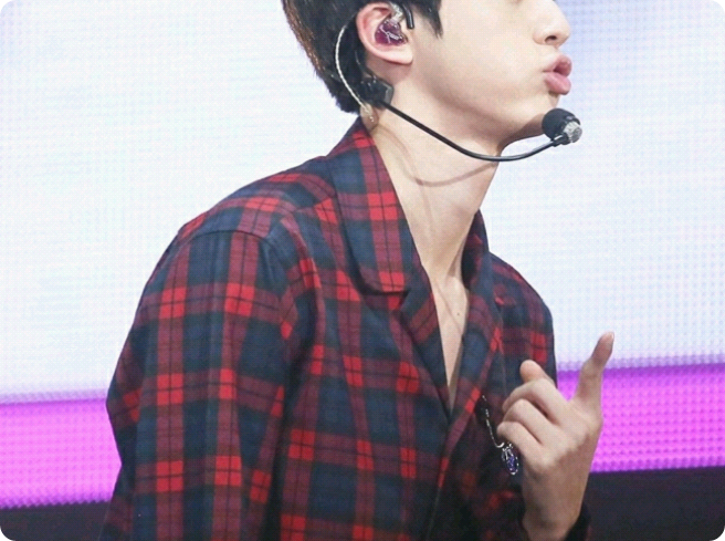 웃지않는 그녀 thumbnail