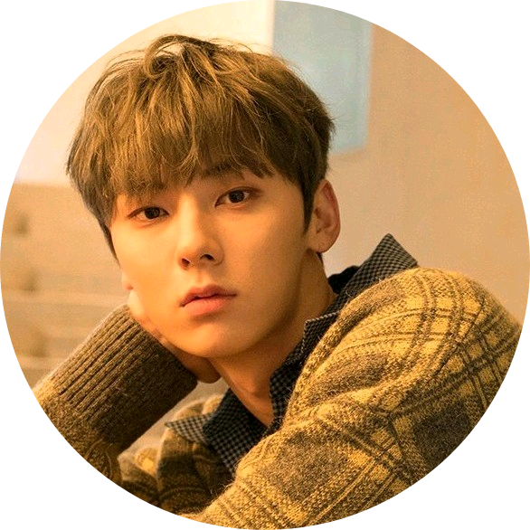 황민현 image