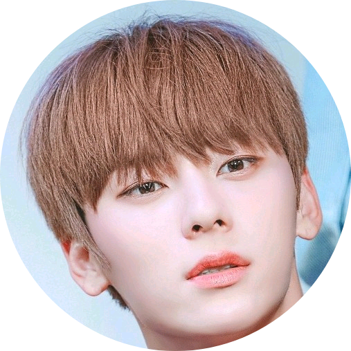 황민현 image