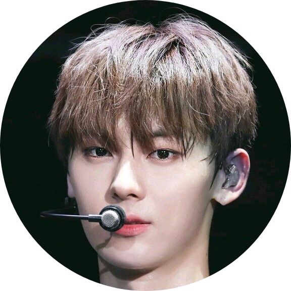 황민현 image