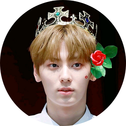 황민현 image