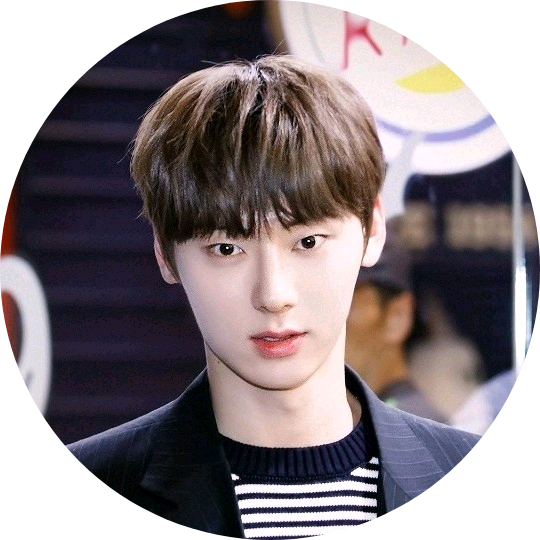 황민현 image