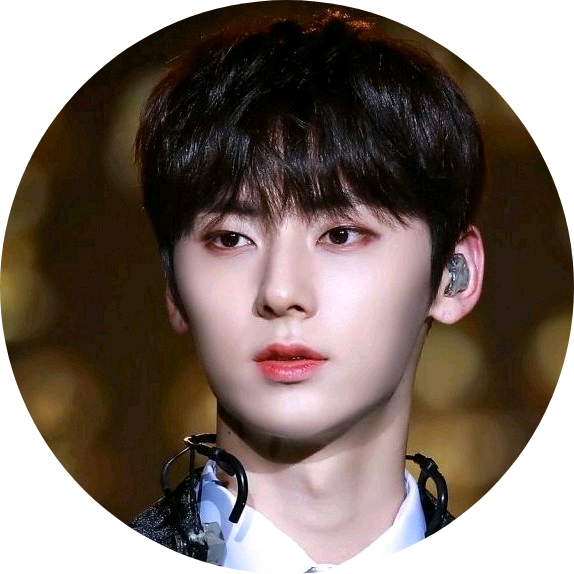 황민현 image
