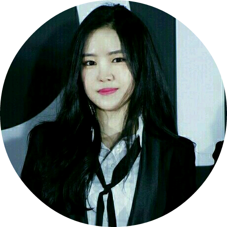 손나은 image