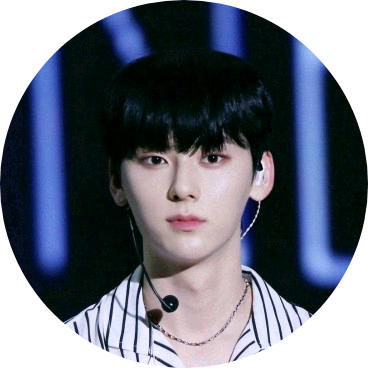 황민현 image