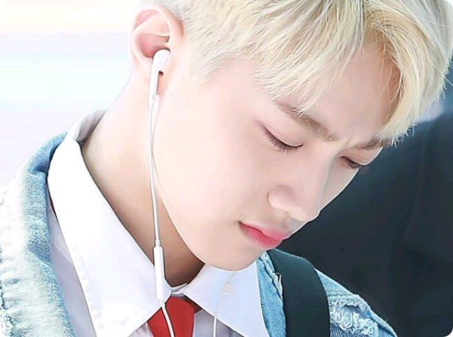 百越 - 冬の冷たい月 thumbnail