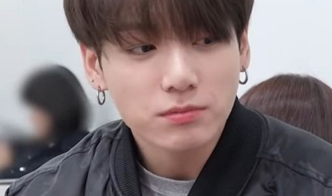 XX We watch together thumbnail